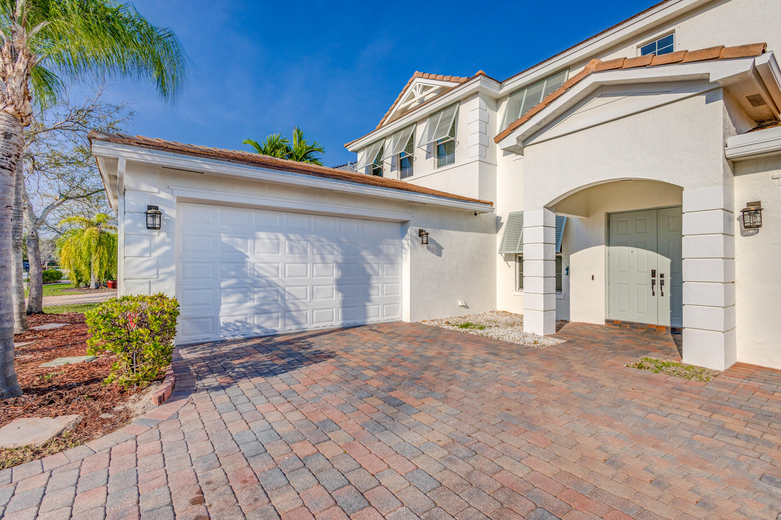 This beautiful lakefront home features 6 bedrooms, 4 bathrooms, sun kissed living and family rooms, open kitchen, breakfast nook and a formal dining room. Home is partially furnished and includes a brand new contouring & enhanced adjustable massage bed and monthly HOUSEKEEPER to name a few perks! Enjoy quiet evenings or entertaining guests with tastefully placed recessed lighting throughout. Main bedroom overlooks the lake and features recessed lighting, his & her walk in closets, leading to a dual vanity bathroom with large soaking spa and separate shower. Enjoy the privacy and security of the gated Palm Beach Plantation Community. Amenities to include Resort Style Pool & Spa, Clubhouse, Fitness Center, Tennis Courts, Basketball Court, and Playground. Plenty of nearby restaurants & shoppi