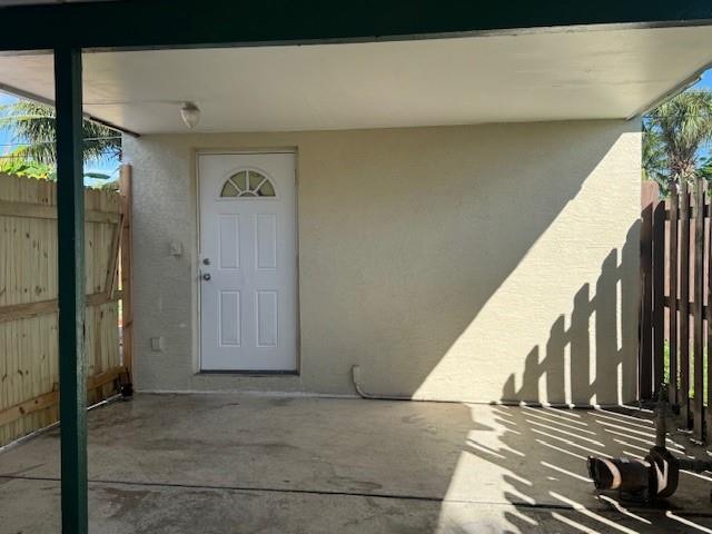 By Appointment Only – NO Pets. Water and electricity included! This charming studio is just 10 minutes from both Deerfield and Pompano Beach. Conveniently located near US-1, you’ll enjoy easy access to shopping, dining, and entertainment. The studio features: full-size kitchen appliances, private bathroom, spacious outdoor area for personal use and coin laundry on-site. Credit and background check required.