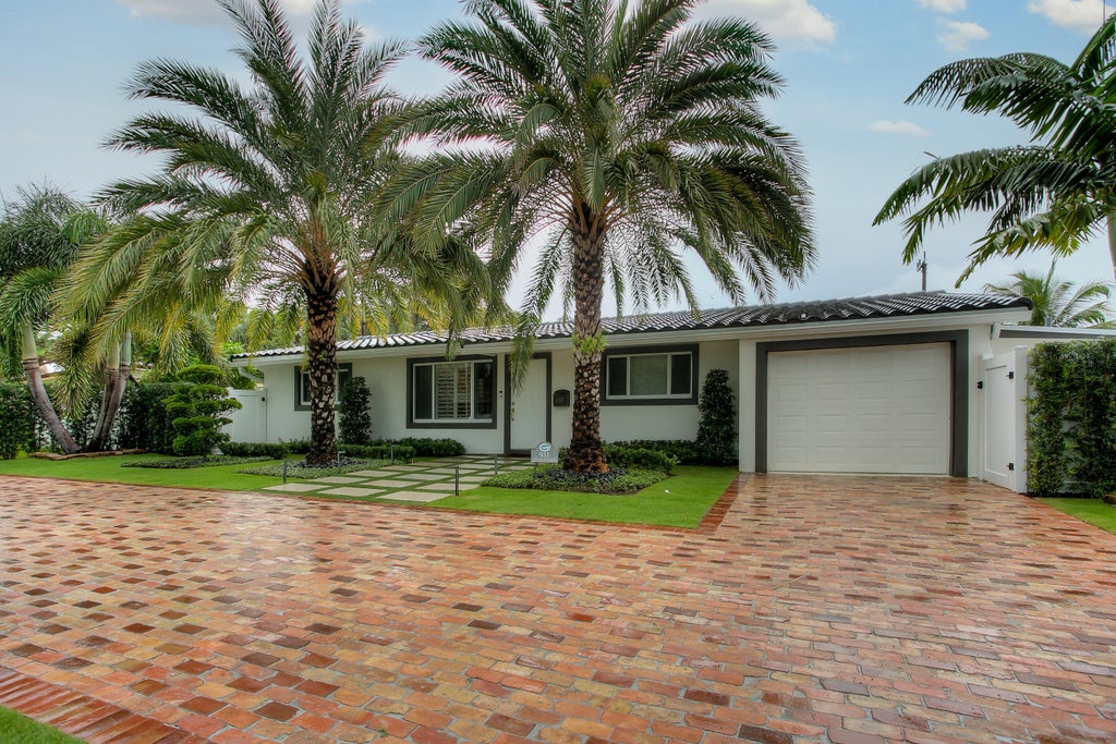 Photo of 931 NE 23RD Terrace, Pompano Beach, FL 33062 (MLS # B26079820)