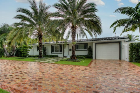 Photo of 931 NE 23RD Terrace, Pompano Beach, FL 33062 (MLS # B26079820)