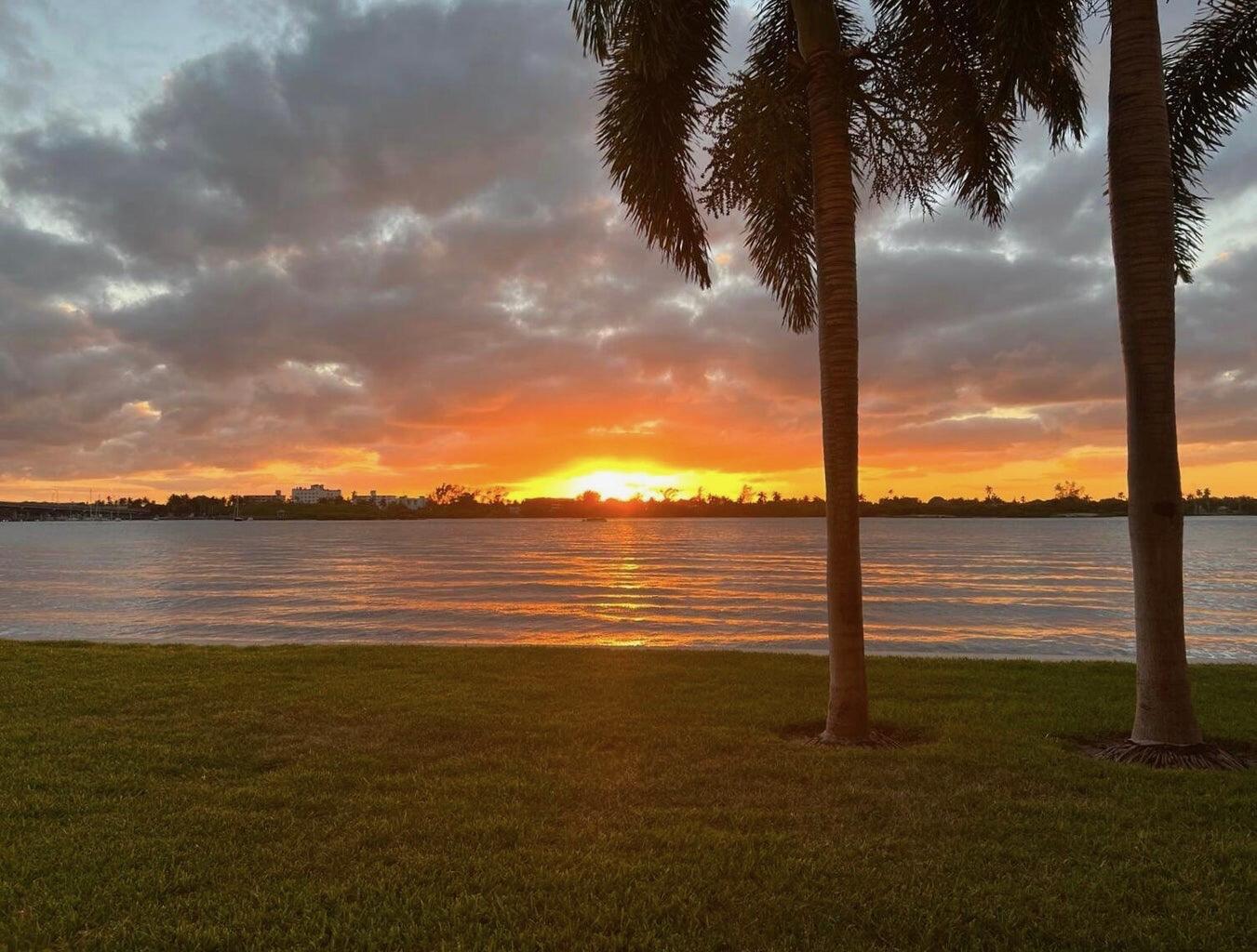 COVE COND - Residential