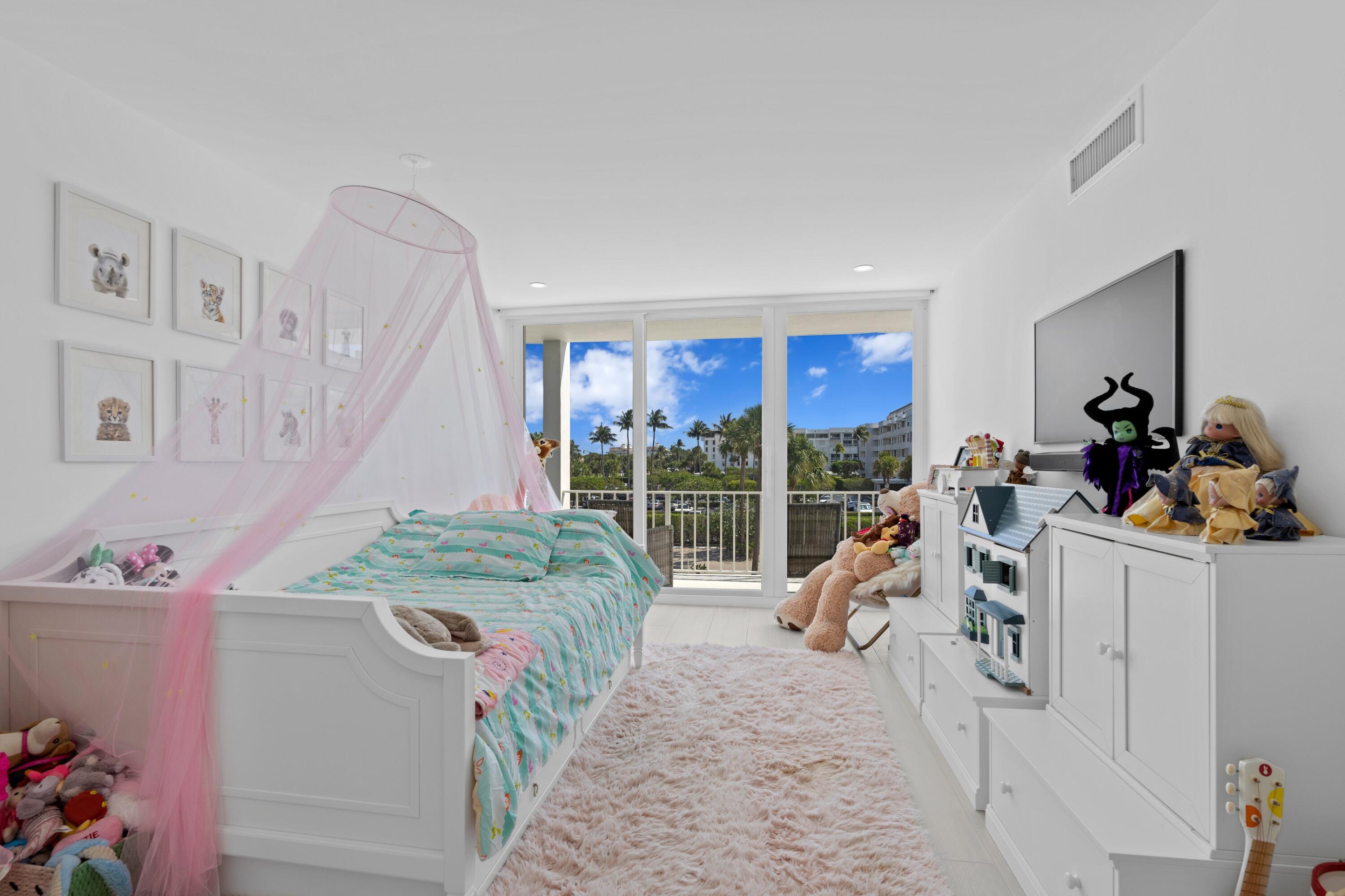 COVE COND - Residential