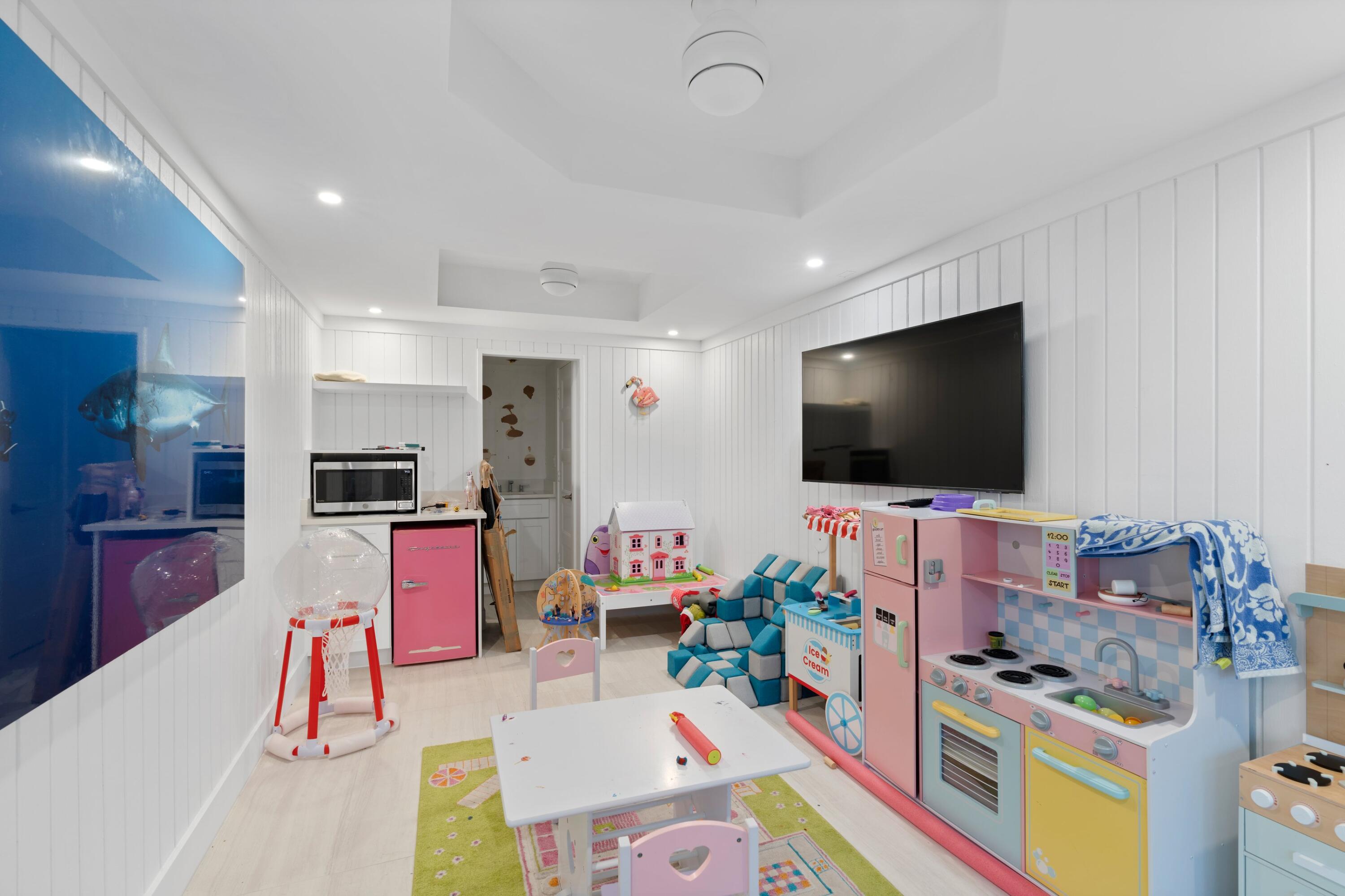 COVE COND - Residential