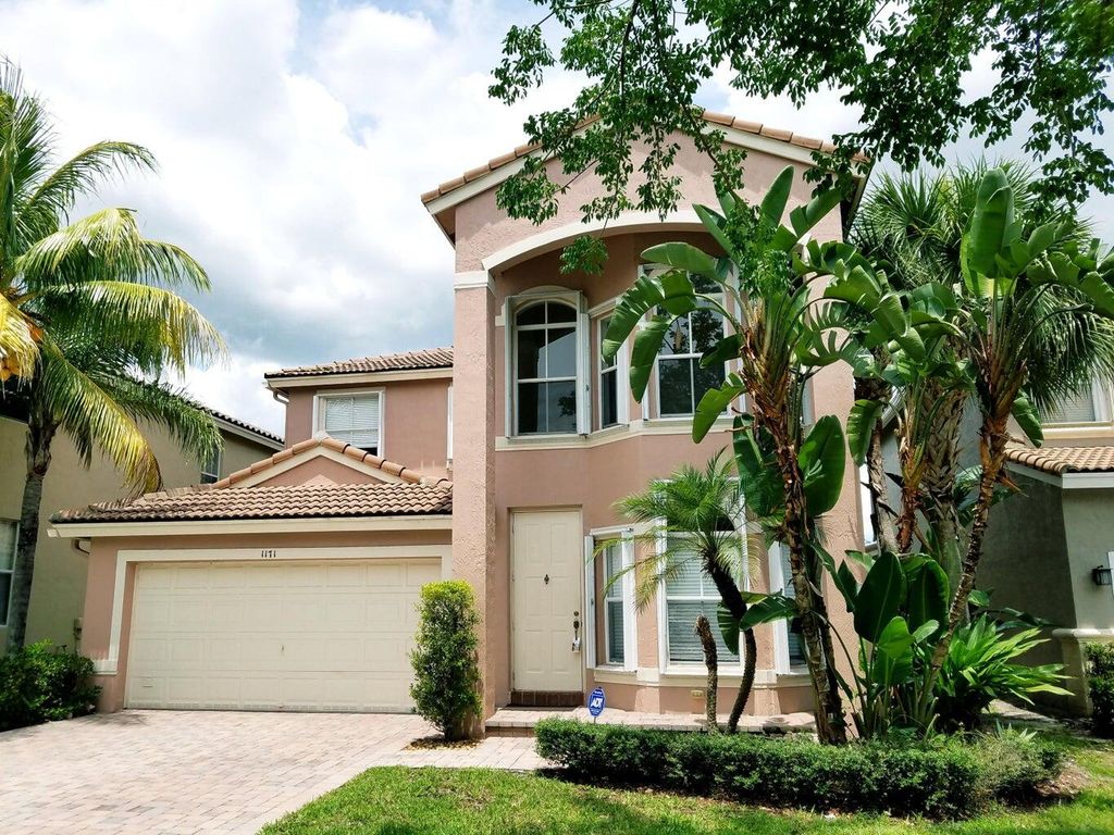 Photo of 1171 W Magnolia Circle, Delray Beach, FL 33445 (MLS # R11006776)