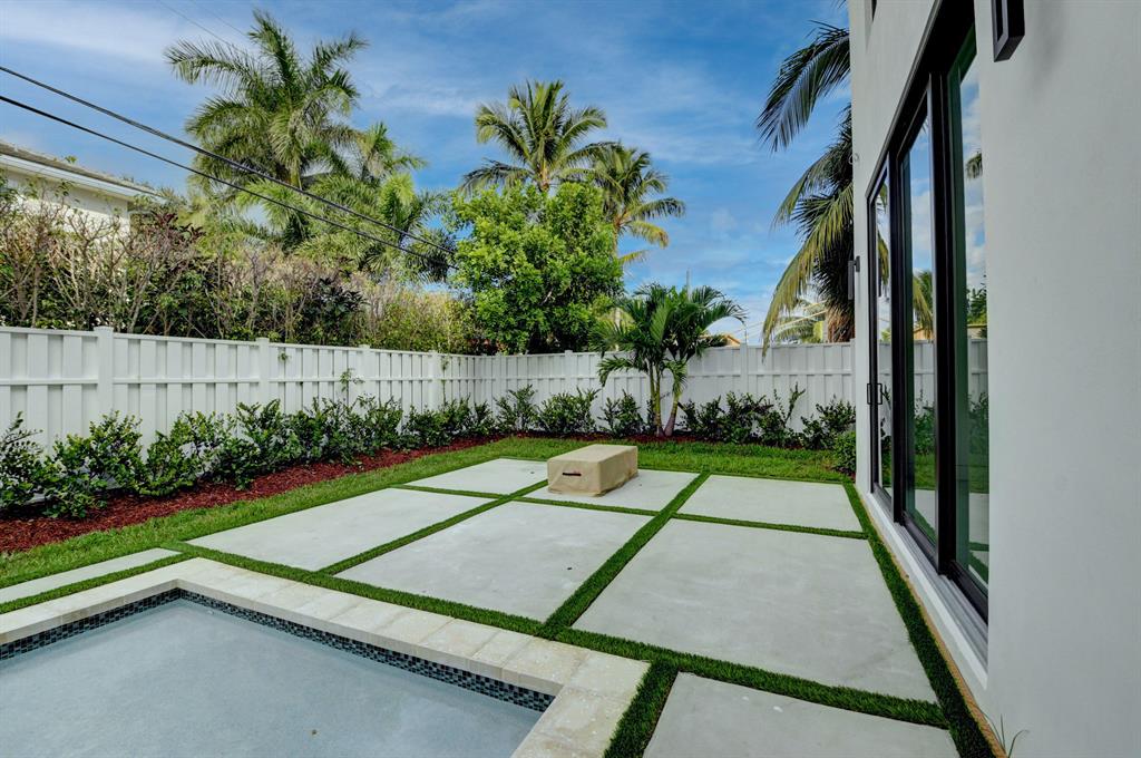 BOCA VILLAS - Residential