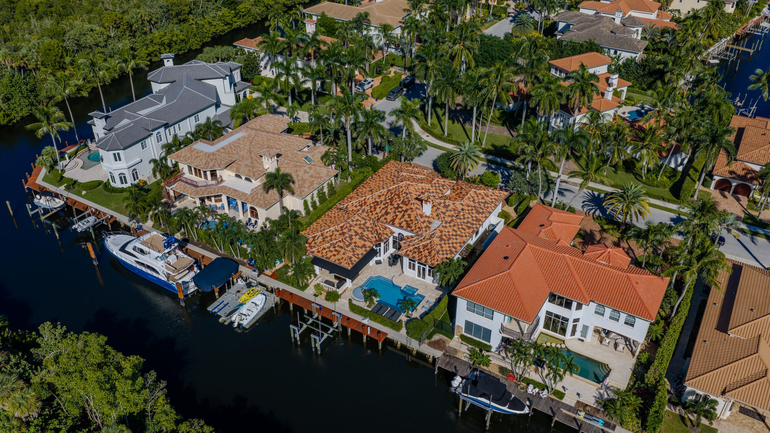 817 Harbour Isles Place