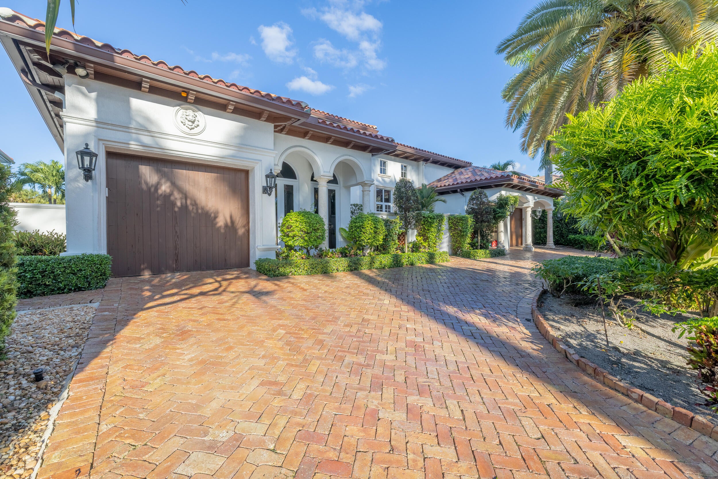 817 Harbour Isles Place