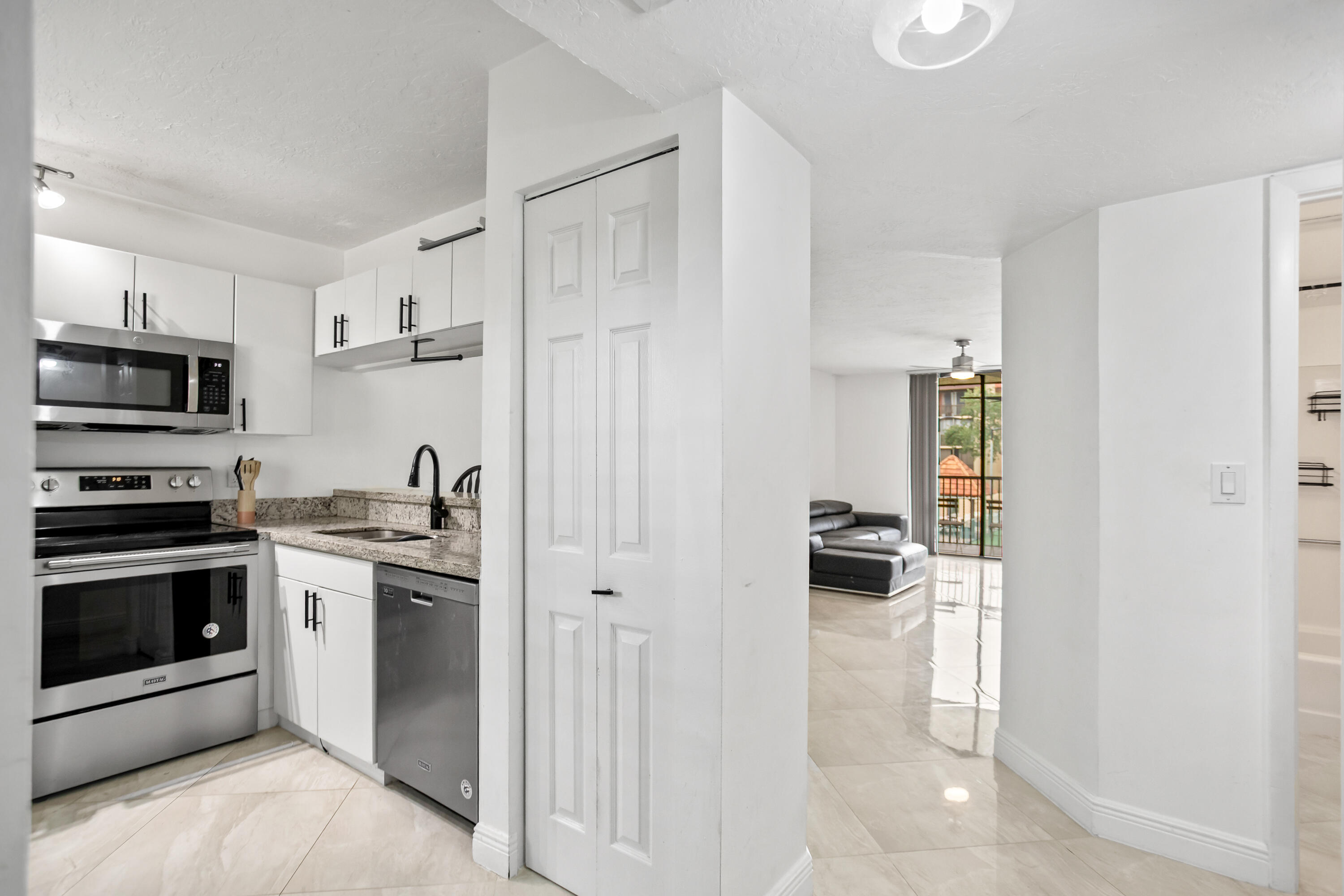 PLANTATION RACQUET CLUB - Residential