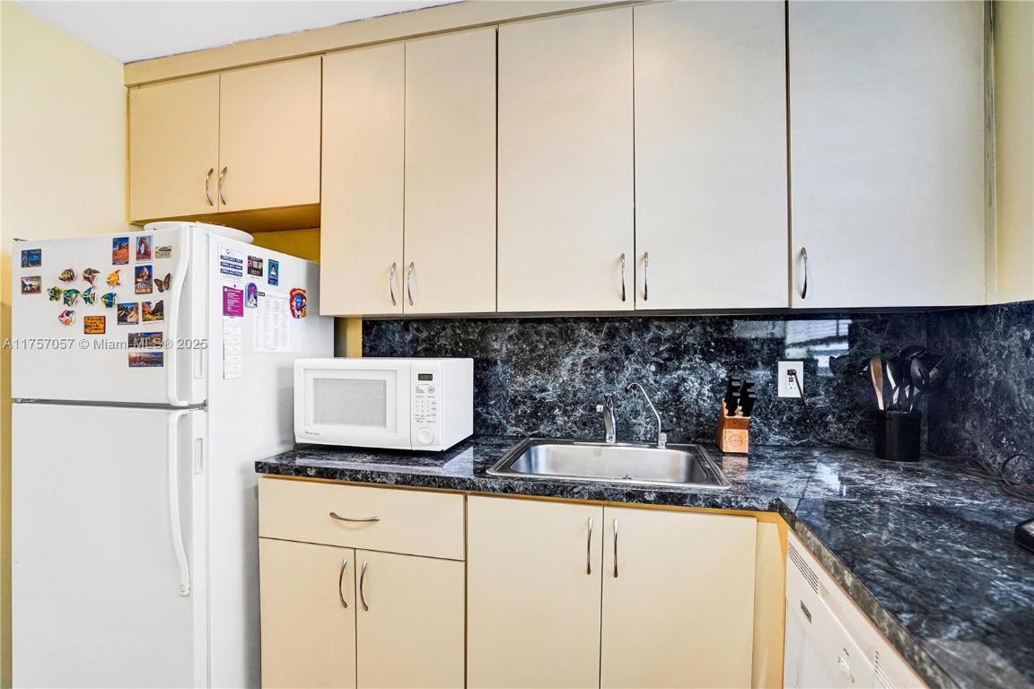 7150 Indian Creek Drive 505