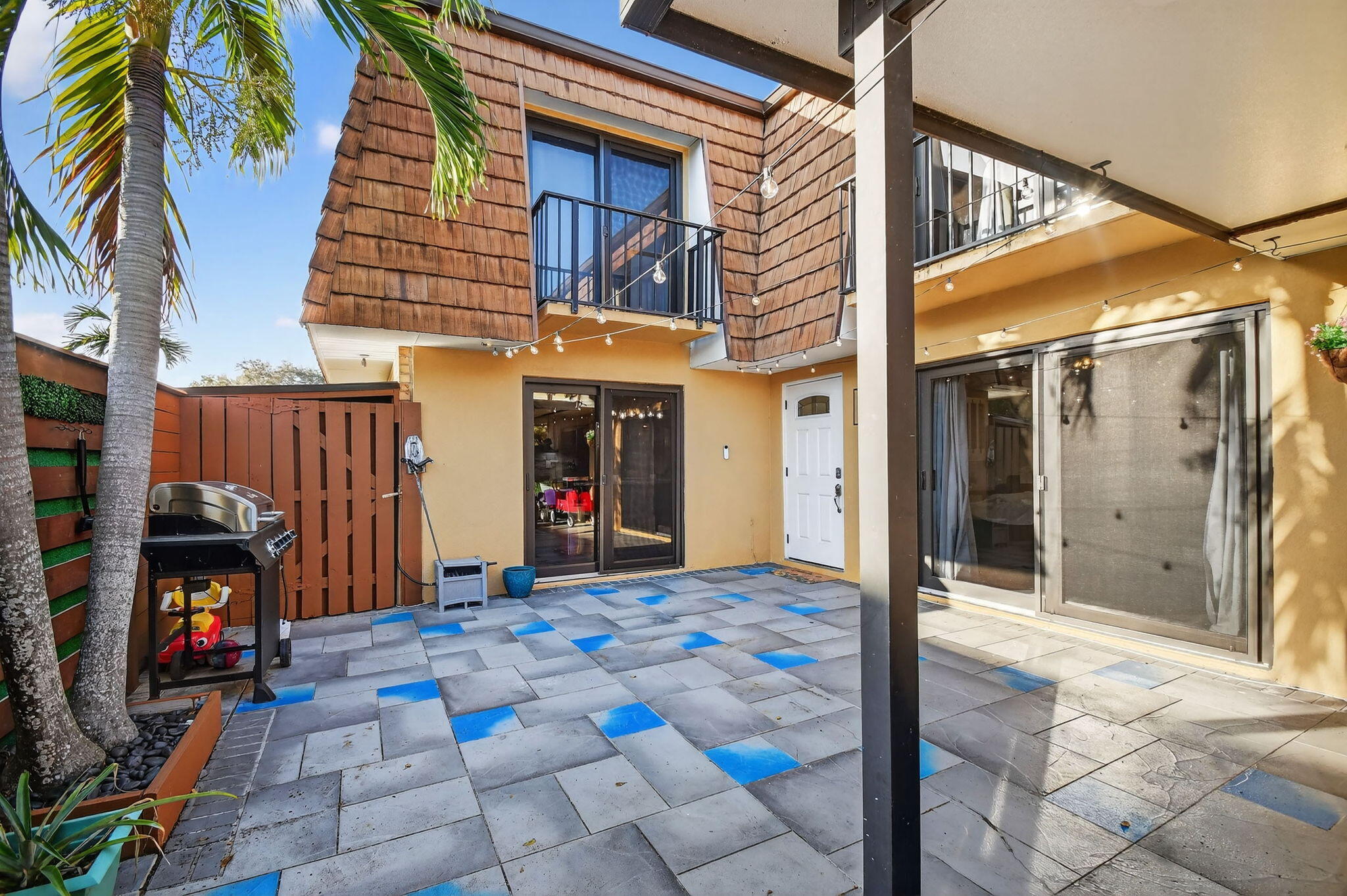 SHERWOOD LAKES - Residential