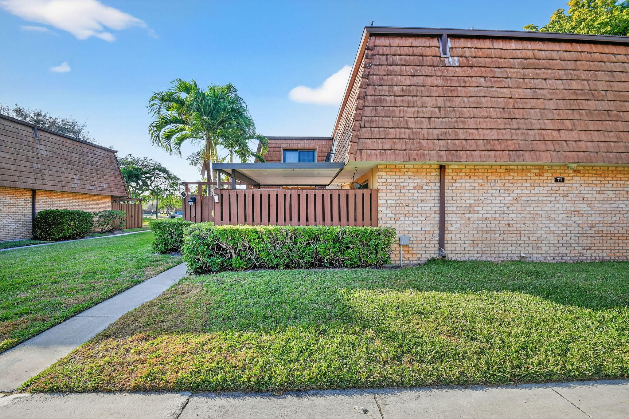 SHERWOOD LAKES - Residential