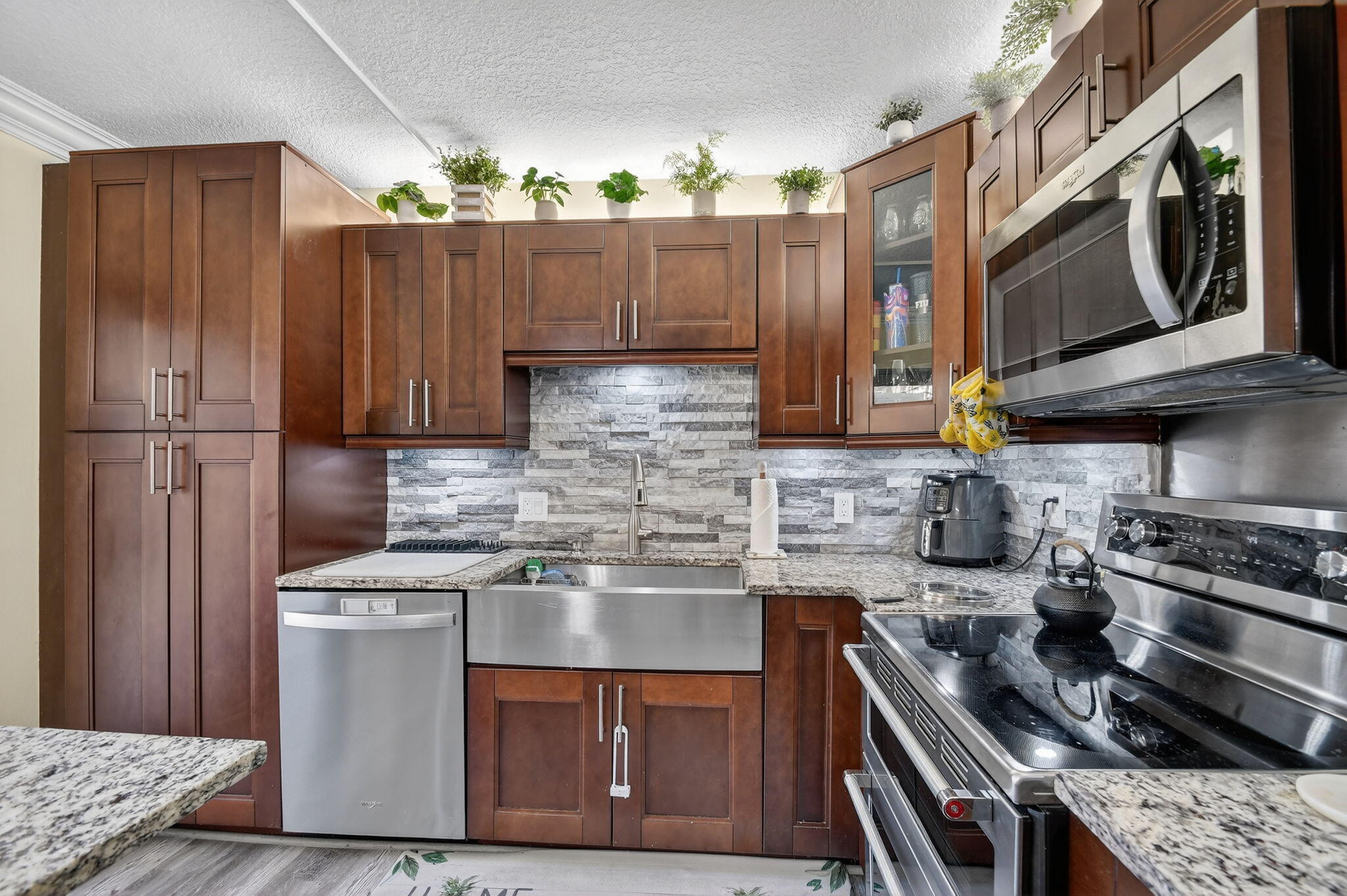 SHERWOOD LAKES - Residential