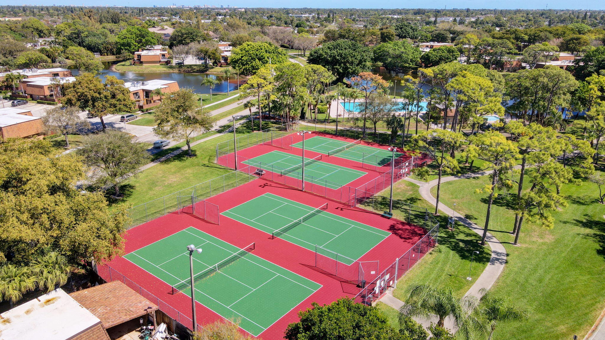 SHERWOOD LAKES - Residential