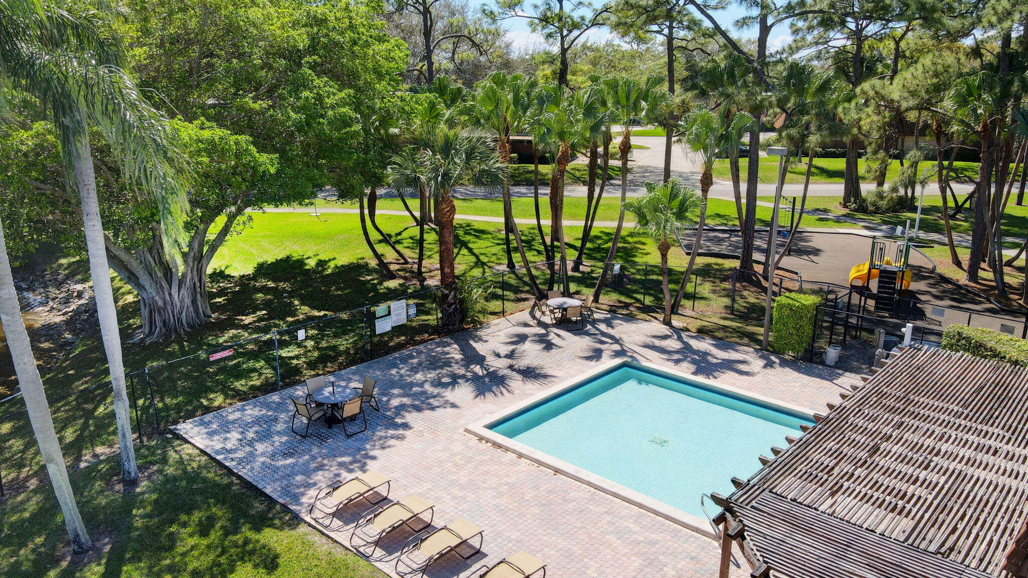 SHERWOOD LAKES - Residential