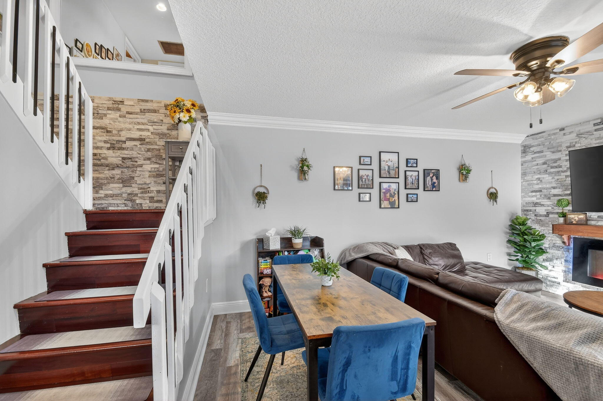 SHERWOOD LAKES - Residential