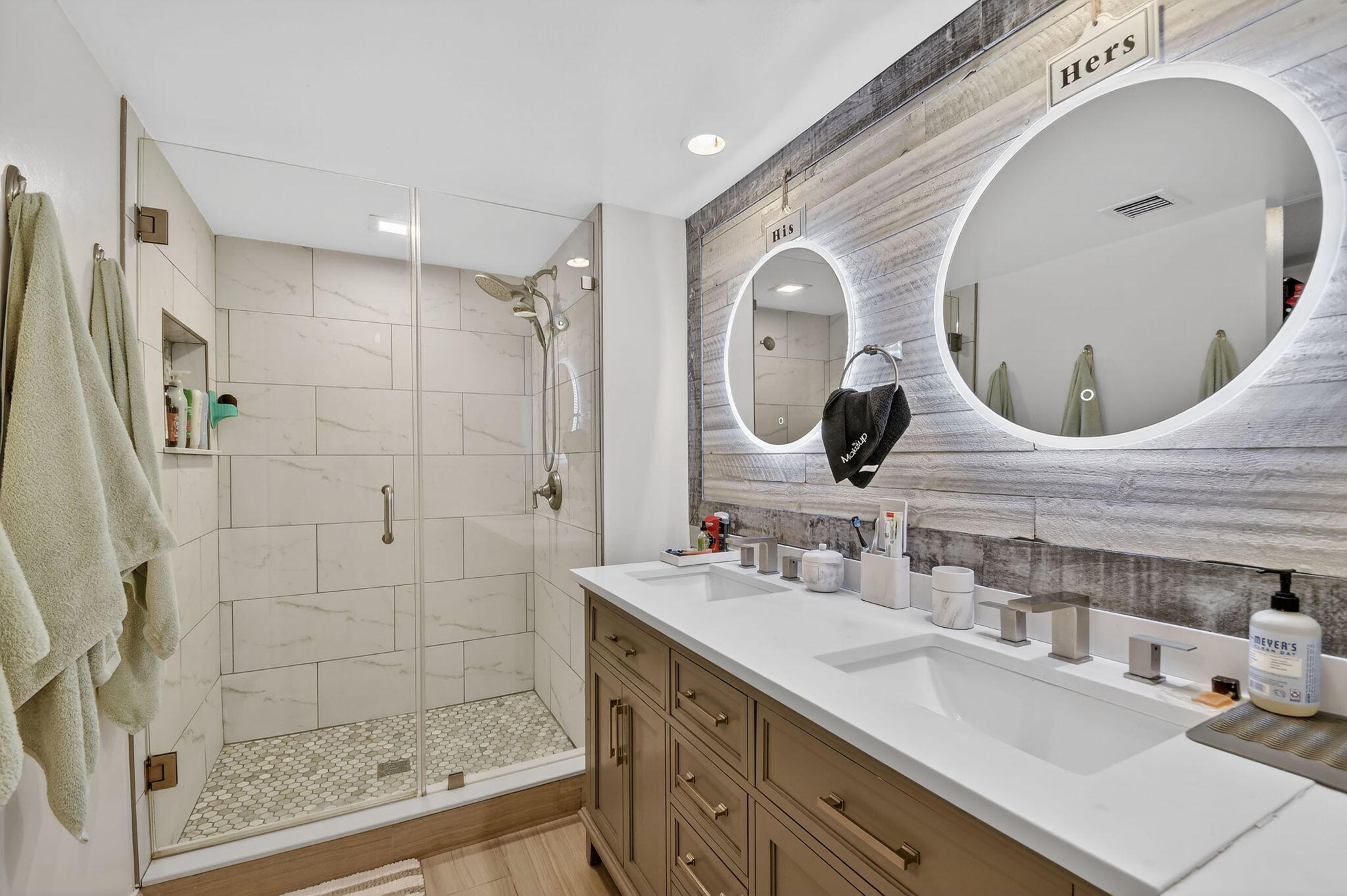 SHERWOOD LAKES - Residential