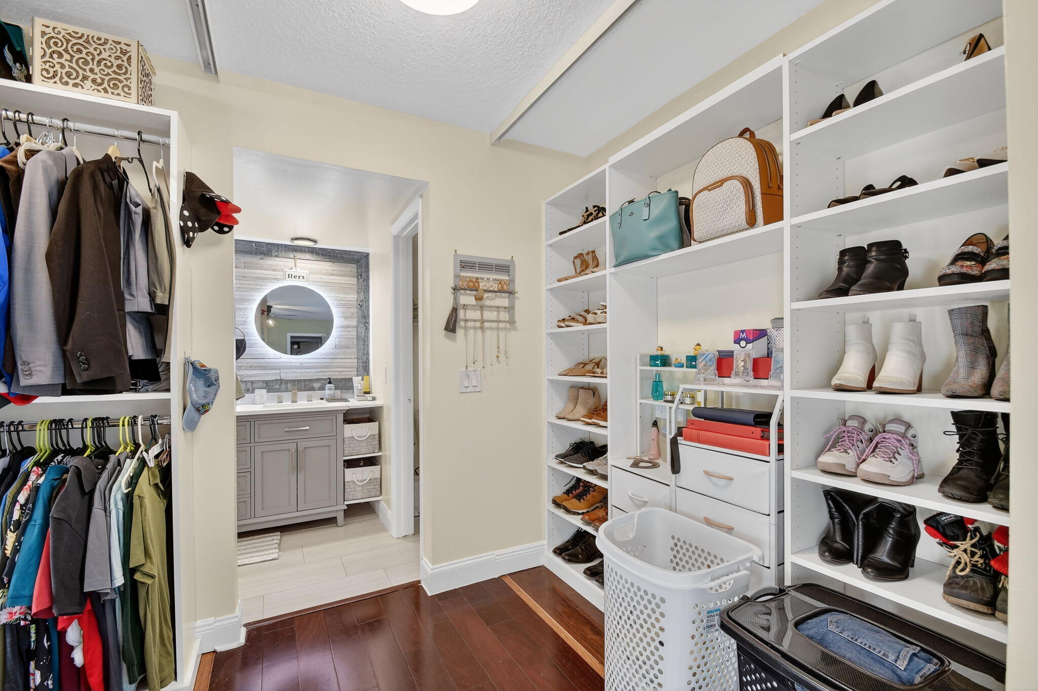 SHERWOOD LAKES - Residential