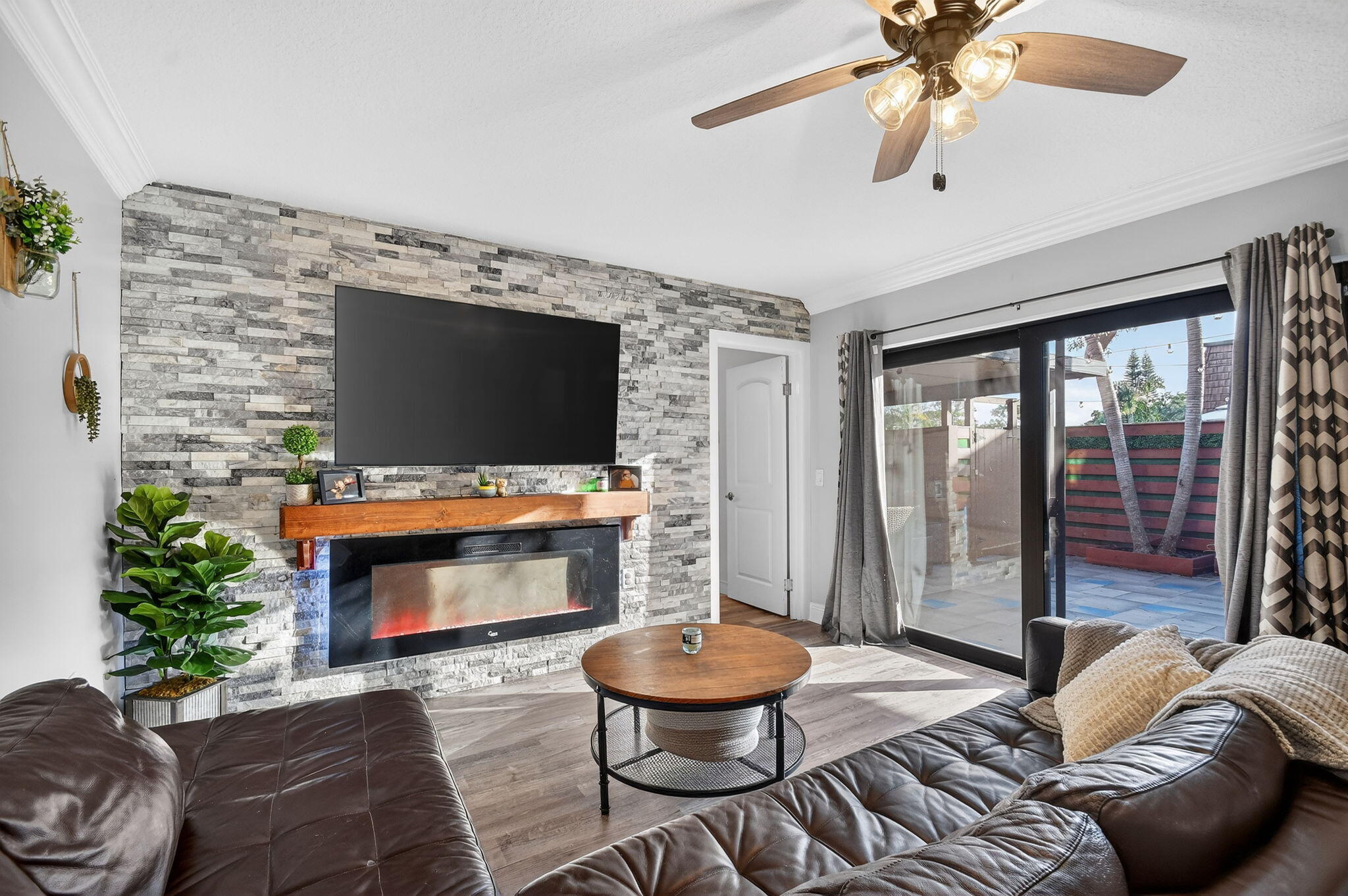 SHERWOOD LAKES - Residential