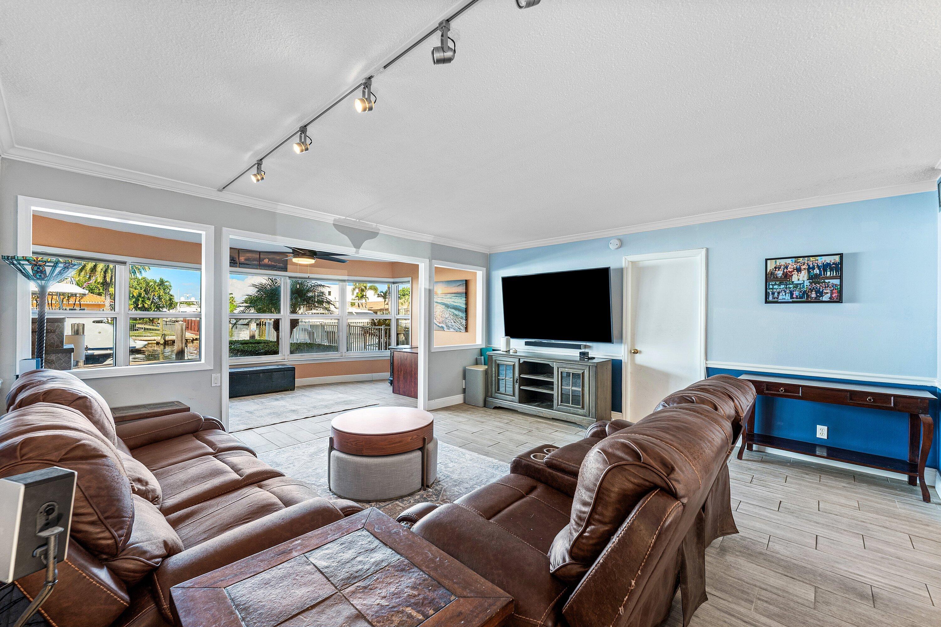 HERITAGE LANDINGS CONDO - Residential