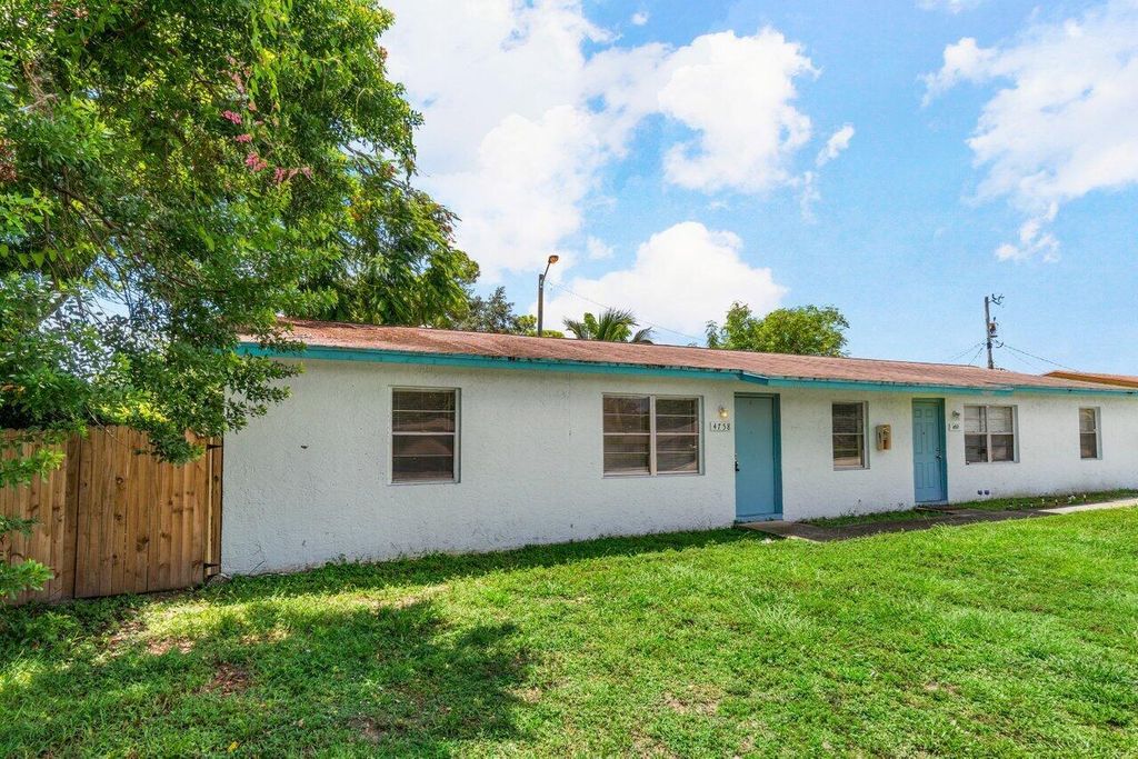 Photo of 4758 Gulfstream Road, Lake Worth, FL 33460 (MLS # R11096848)