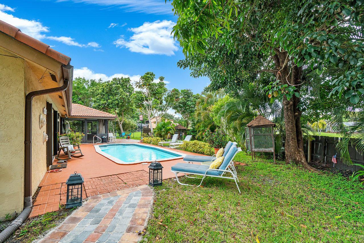 SOUTH SHORE 3 OF WELLINGT - Residential Lease