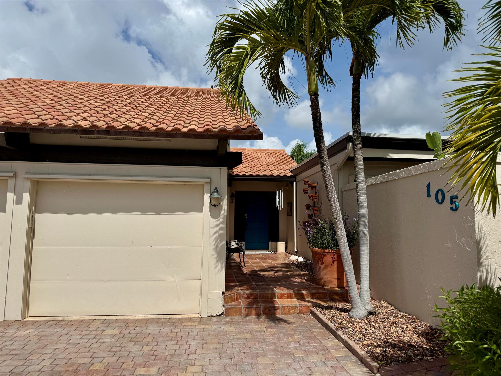 105 Sandpiper Circle W