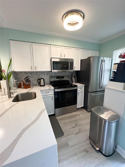 2236 N CYPRESS BEND DRIVE 105 Pompano Beach FL 33069