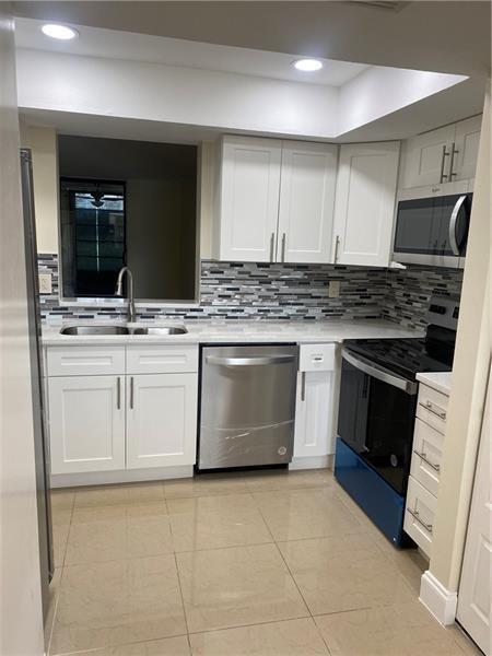 PALM SPRINGS # 3 CONDO 22 - Residential Lease