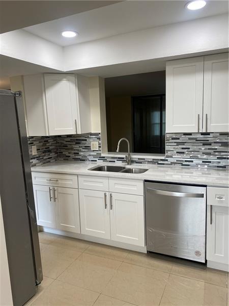 PALM SPRINGS # 3 CONDO 22 - Residential Lease