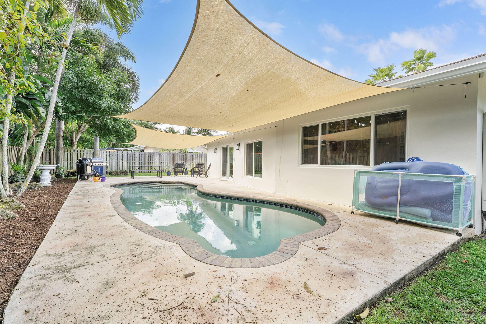 TUNISON PALMS SEC 1 - Residential