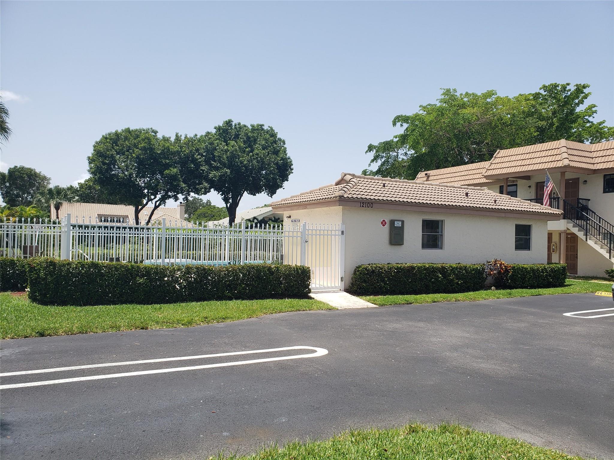 GRENADIER TRACE - Residential