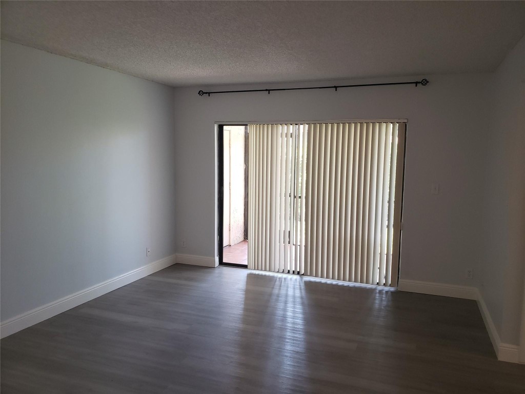 GRENADIER TRACE - Residential