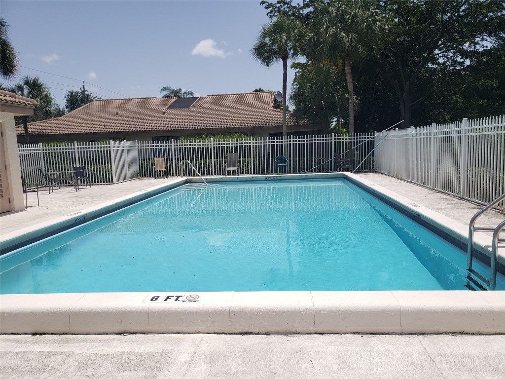 GRENADIER TRACE - Residential