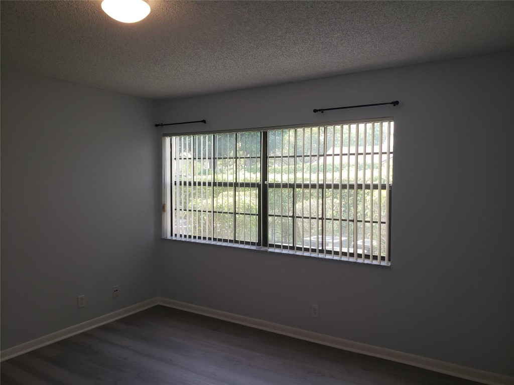 GRENADIER TRACE - Residential