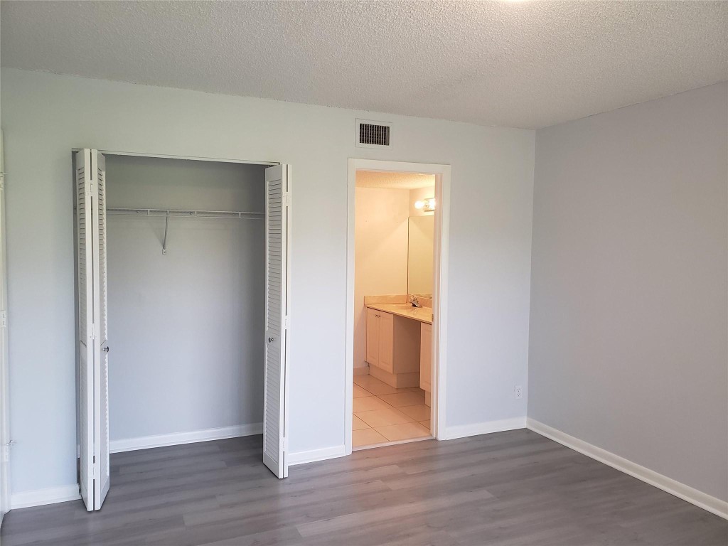 GRENADIER TRACE - Residential