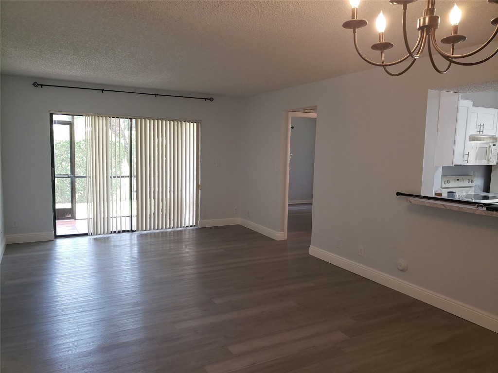 GRENADIER TRACE - Residential