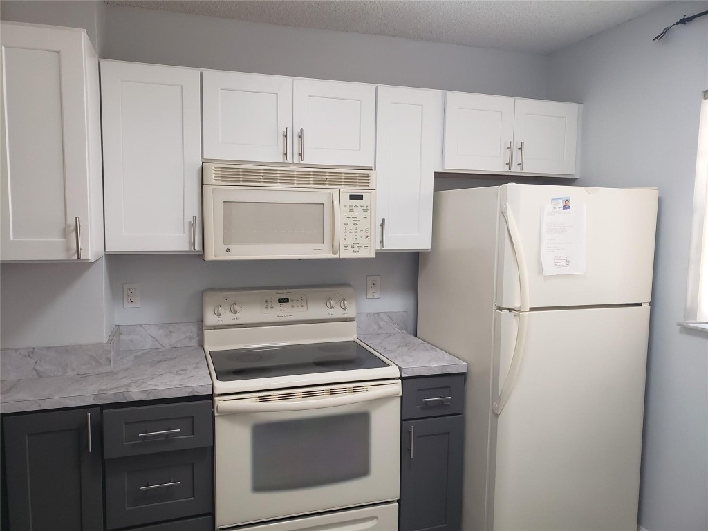 GRENADIER TRACE - Residential