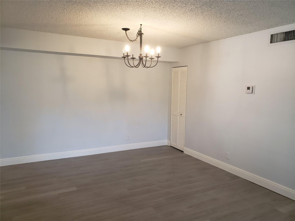 GRENADIER TRACE - Residential