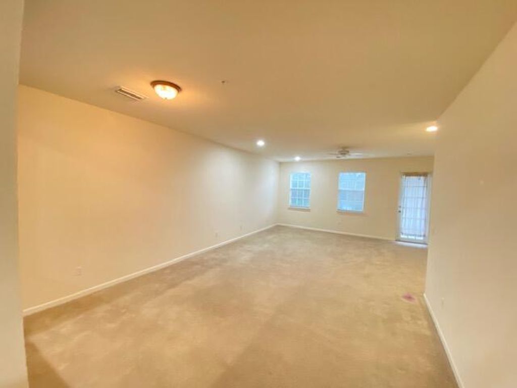 Photo of 221 Greenwich Circle #207, Jupiter, FL 33458 (MLS # R10754612)