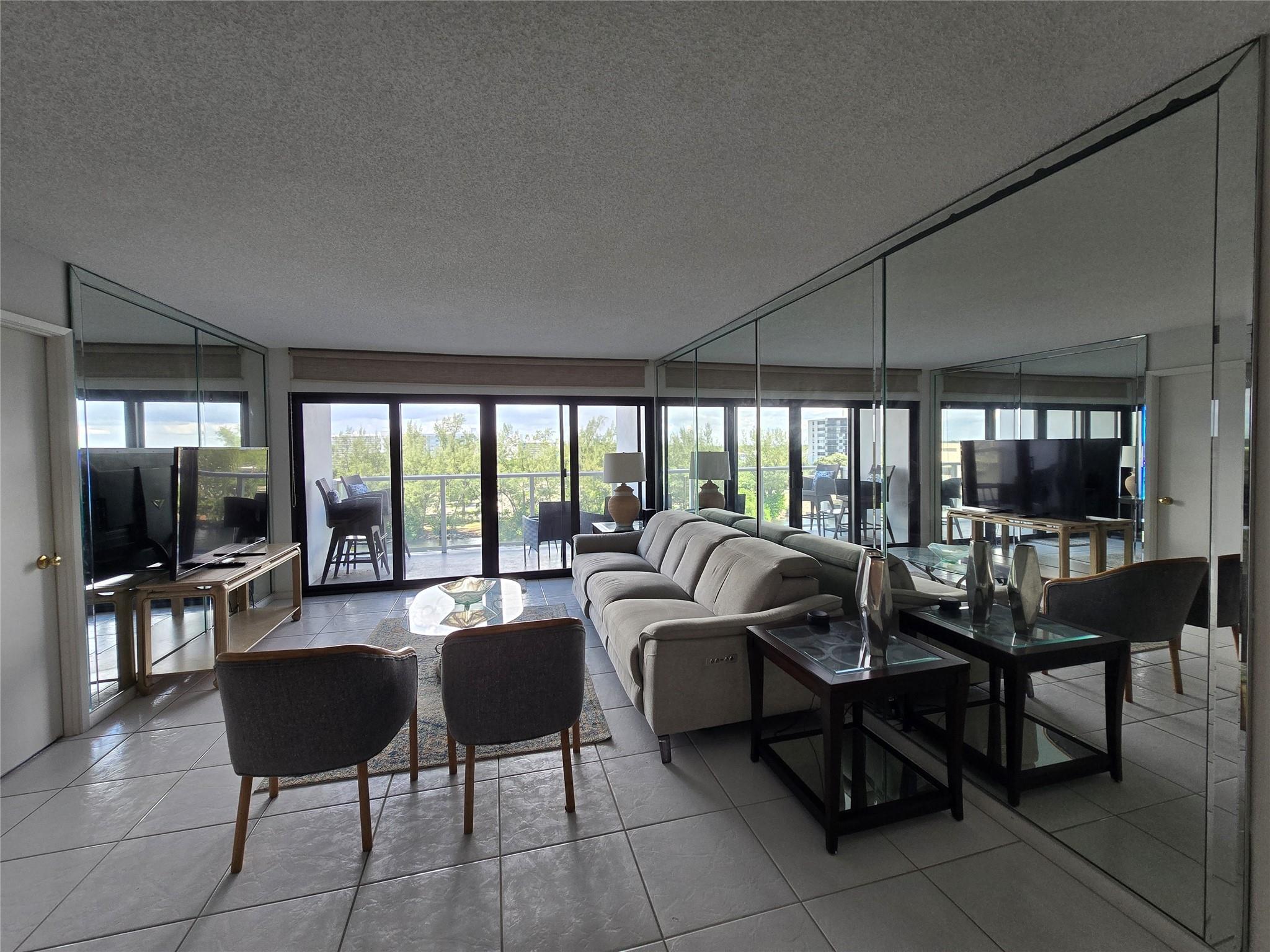 1401 N Riverside Dr 705