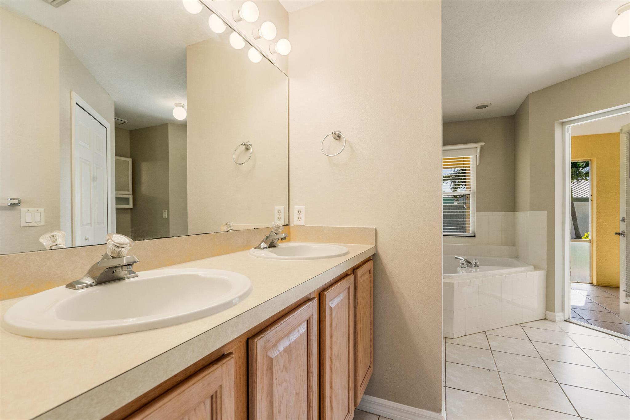 BEACHCOMBER PHASE I - Residential