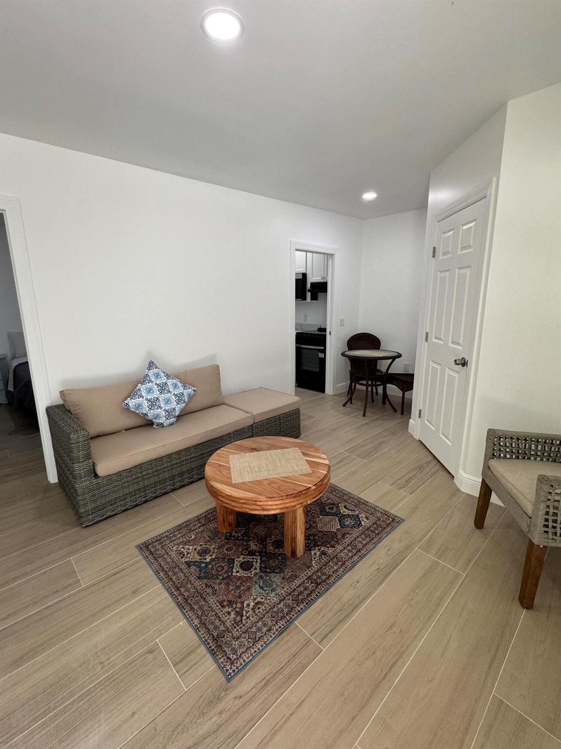 LOXAHATCHEE GROVES - Residential Lease