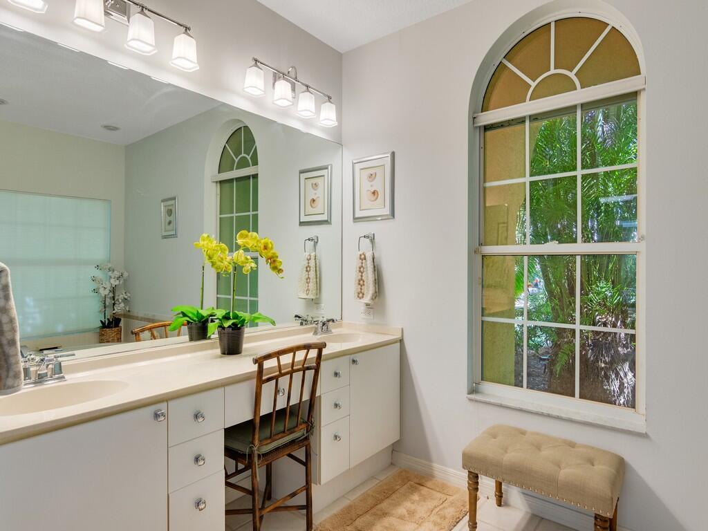 Indian River Shores, Florida, 32963, United States, 4 Bedrooms Bedrooms, ,3 BathroomsBathrooms,Residential,Active,1990859