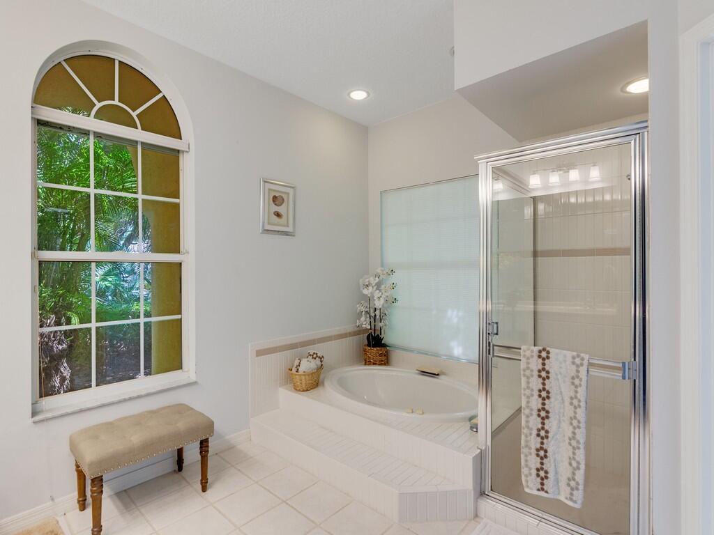 Indian River Shores, Florida, 32963, United States, 4 Bedrooms Bedrooms, ,3 BathroomsBathrooms,Residential,Active,1990859