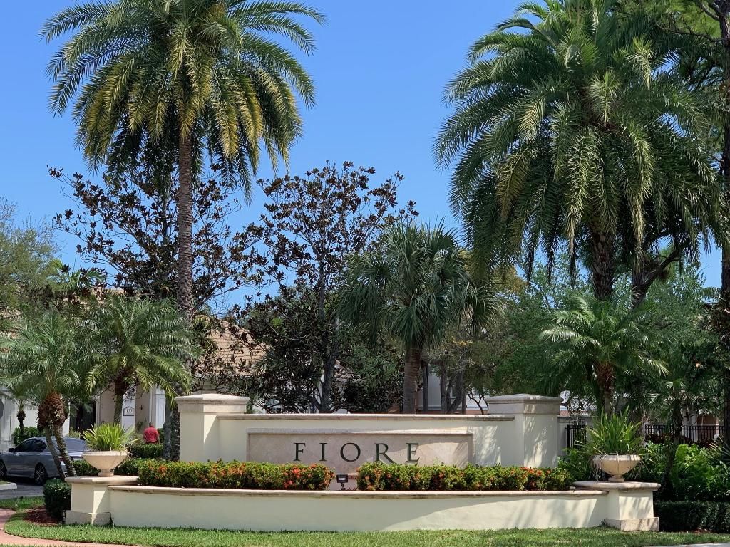 Photo of 2204 Myrtlewood Circle E, Palm Beach Gardens, FL 33418 (MLS # R10968548)