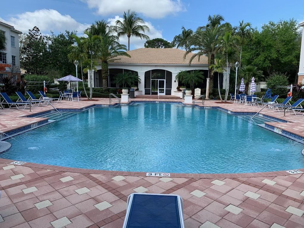 Photo of 2204 Myrtlewood Circle E, Palm Beach Gardens, FL 33418 (MLS # R10968548)