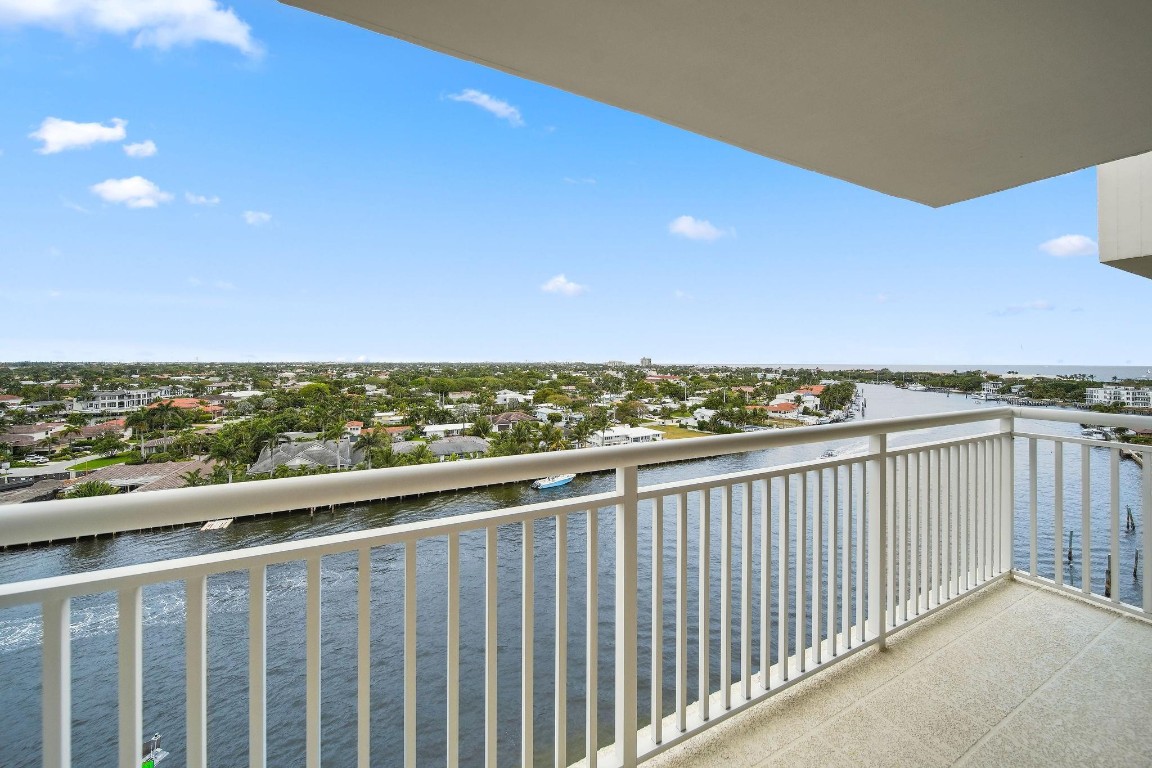 waters edge condo - Residential
