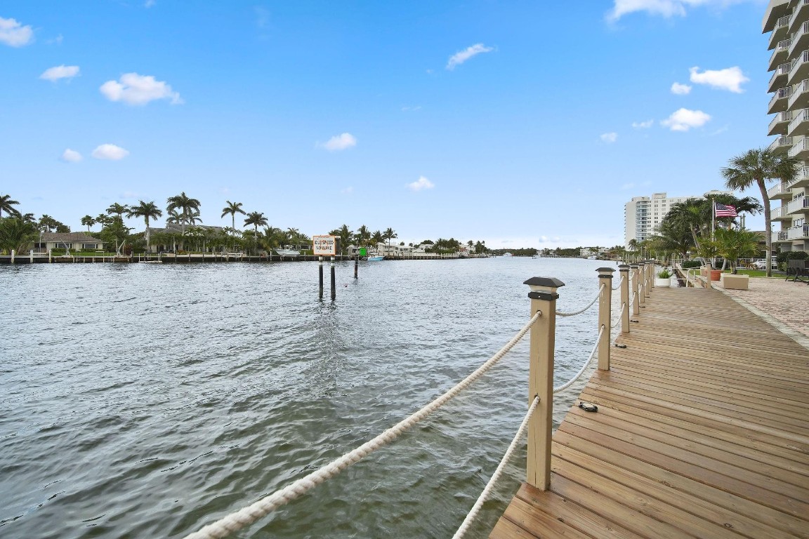 waters edge condo - Residential