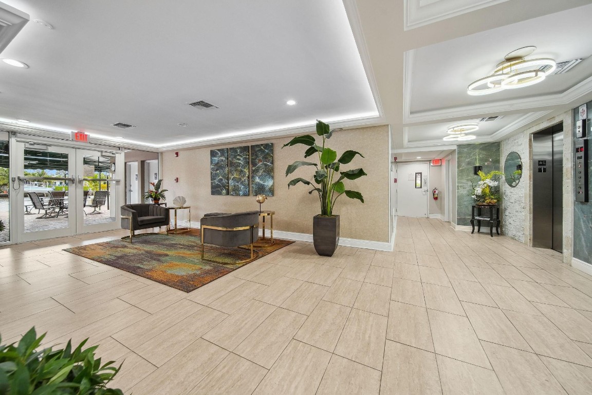 waters edge condo - Residential