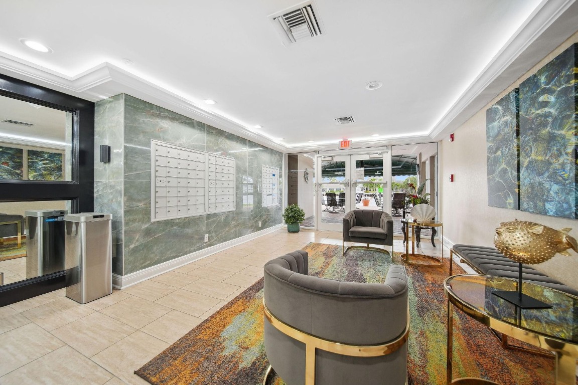 waters edge condo - Residential